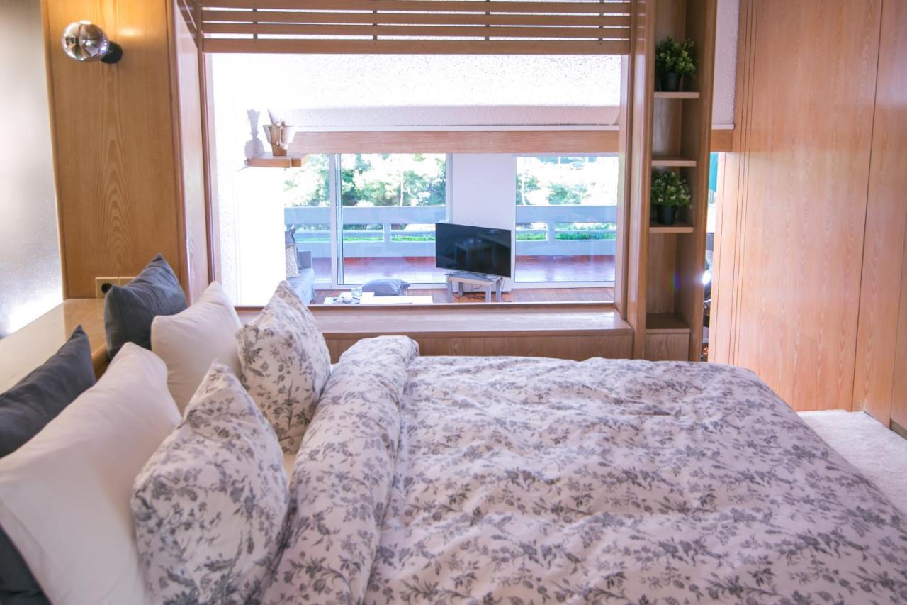 One-Of-A-Kind Athens Riviera Apartment Luaran gambar